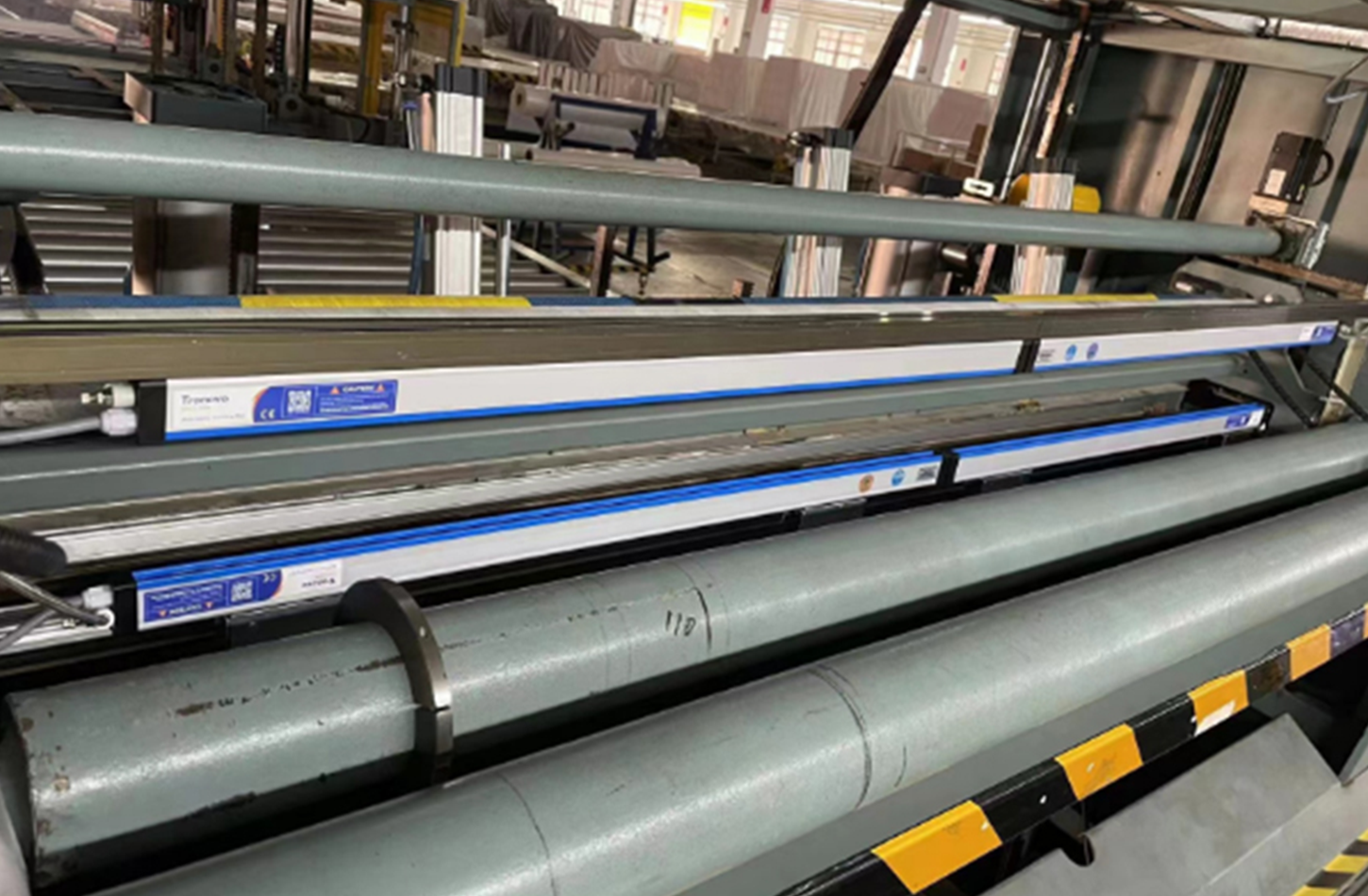 Fabric static eliminator installation case